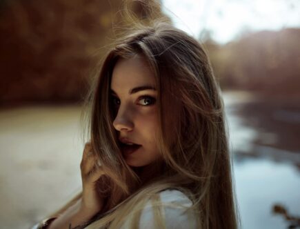 Soft natural makeup look with glowing skin and subtle eye makeup