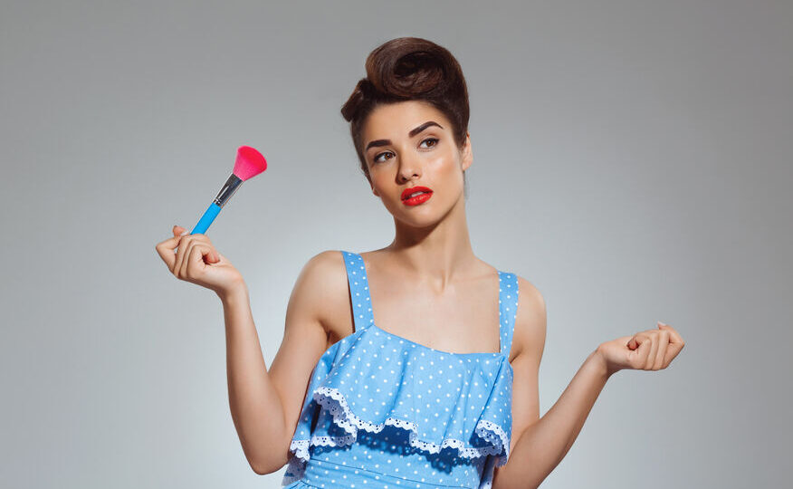 Top 90s makeup trends that defined the 1990s beauty era