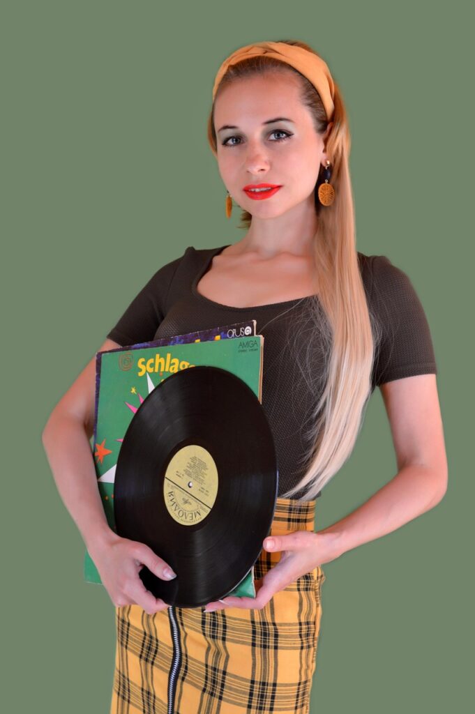 women wearing boho inspired 70s style fashion